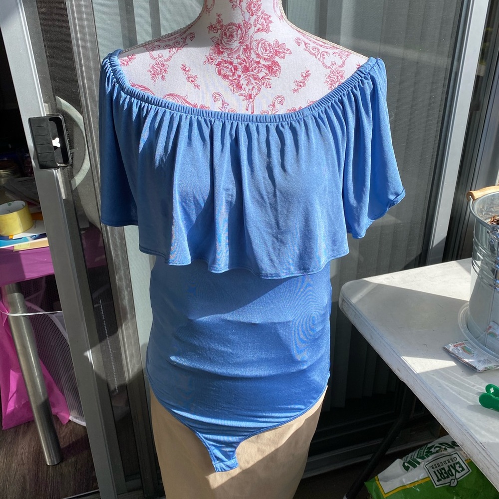 Haute Mode Off shoulder bodysuit